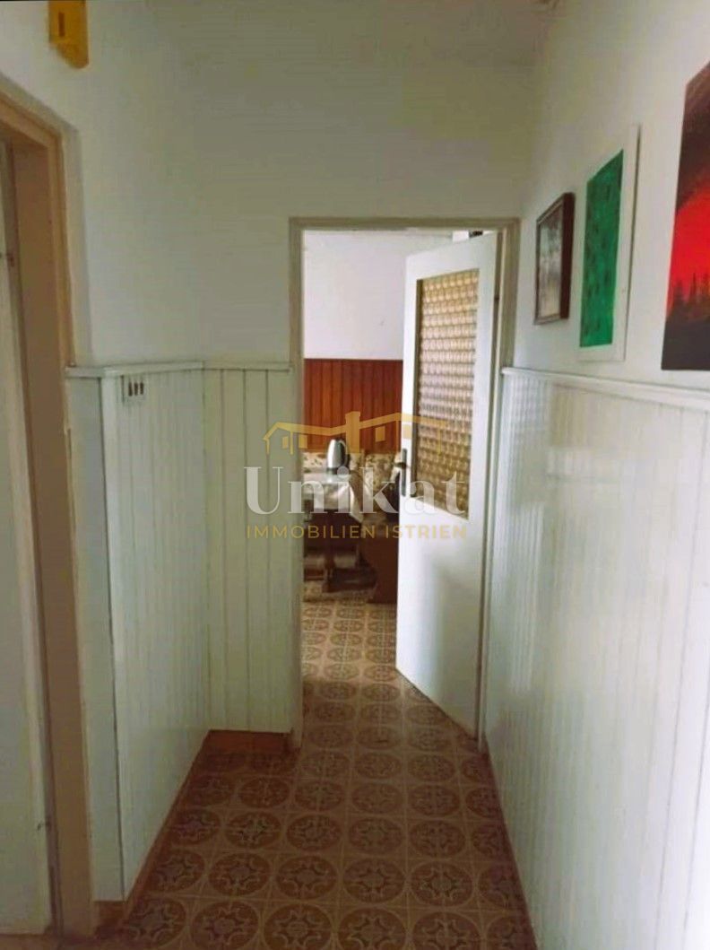 Casa bifamiliare in pietra abitabile, da ristrutturare